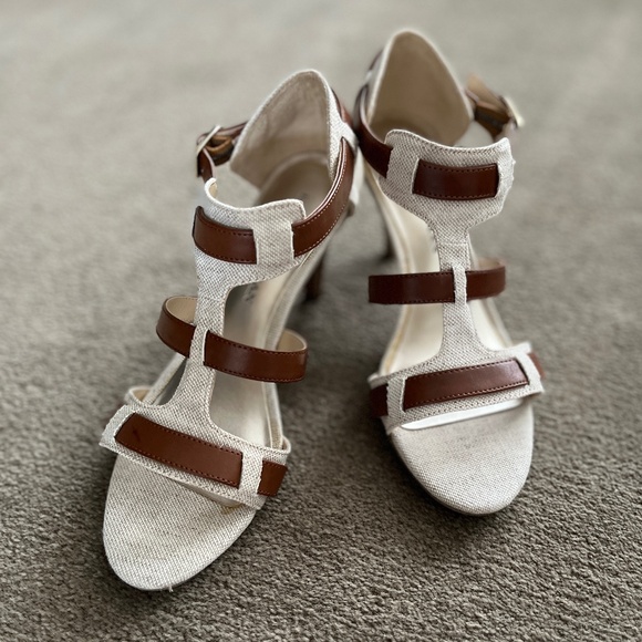 Dana Buchman Laila Beige Canvas Sandals Size 6 - Picture 1 of 7